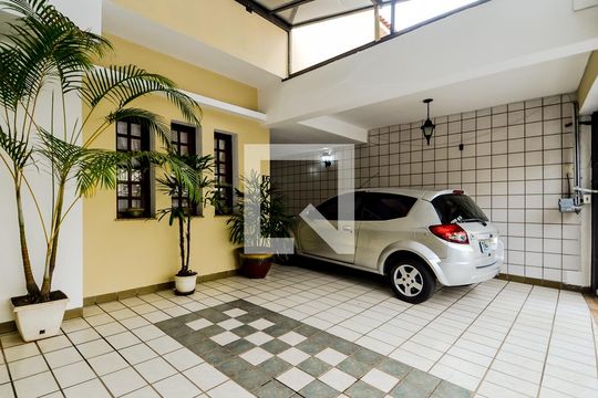 Garagem de casa para alugar com 3 quartos, 255m² em Vila Augusta, Guarulhos