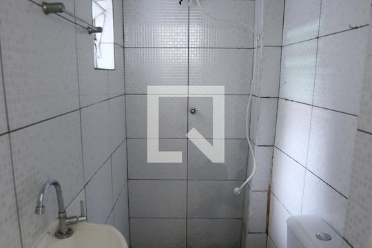 Banheiro de kitnet/studio para alugar com 1 quarto, 40m² em Vila Guilhermina, São Paulo