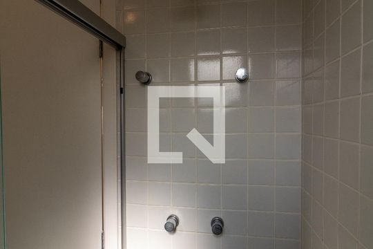 Banheiro de apartamento à venda com 3 quartos, 138m² em Vila Andrade, São Paulo