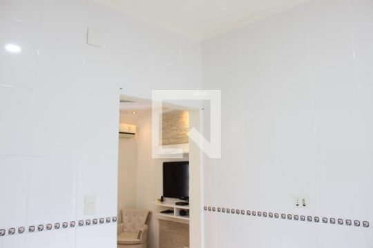 Cozinha de apartamento para alugar com 2 quartos, 81m² em Centro, São Vicente