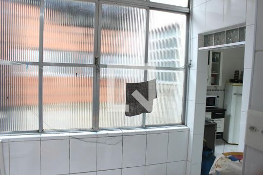 Área de Serviço de apartamento para alugar com 2 quartos, 81m² em Centro, São Vicente