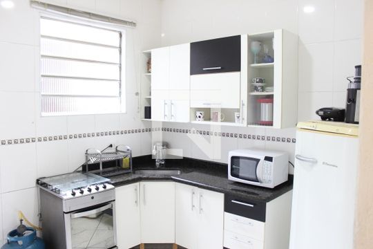 Cozinha de apartamento para alugar com 2 quartos, 81m² em Centro, São Vicente