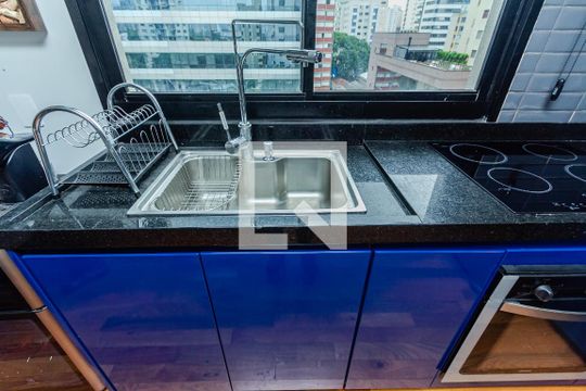 Cozinha de apartamento para alugar com 1 quarto, 80m² em Vila Olímpia, São Paulo