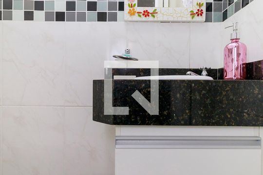 Lavabo de casa à venda com 2 quartos, 75m² em Jardim Brasília, São Paulo
