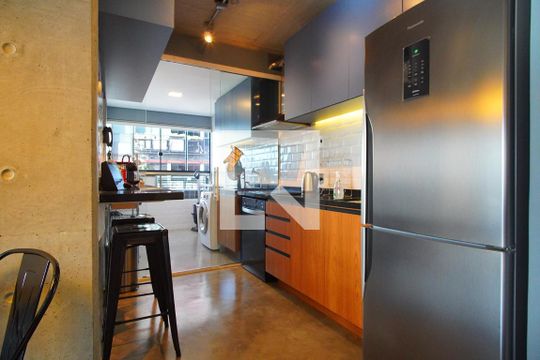 Cozinha de apartamento à venda com 2 quartos, 70m² em Petrópolis, Porto Alegre