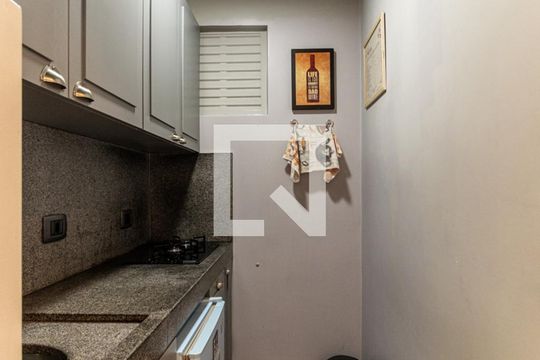 Cozinha de apartamento para alugar com 1 quarto, 47m² em Vila Buarque, São Paulo