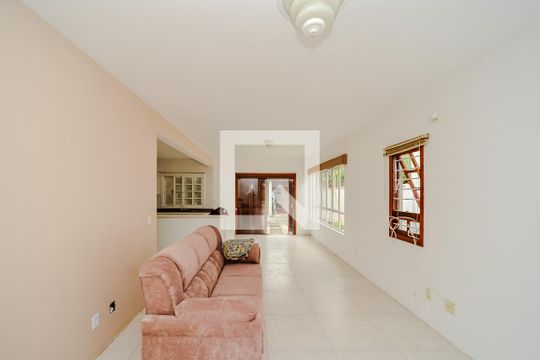 Casa para alugar com 3 quartos, 650m² em Jardim Itu, Porto Alegre