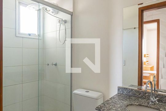 Banheiro de apartamento à venda com 2 quartos, 57m² em Parque Oeste Industrial, Goiânia