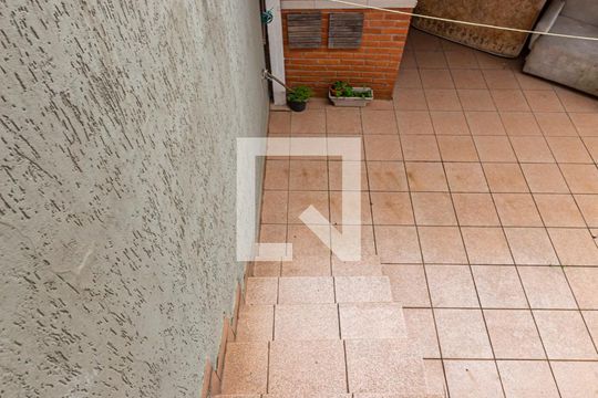 Escada Sala Comercial de casa à venda com 2 quartos, 186m² em Jardim Progresso, Santo André