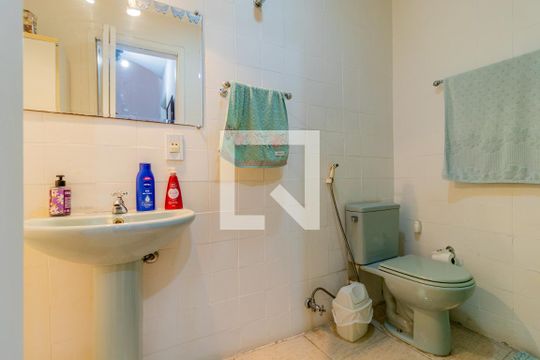 Banheiro de apartamento à venda com 1 quarto, 61m² em Vila Andrade, São Paulo