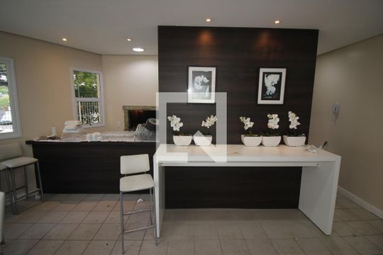 Área comum - Salão de festas de apartamento para alugar com 3 quartos, 70m² em Cristal, Porto Alegre