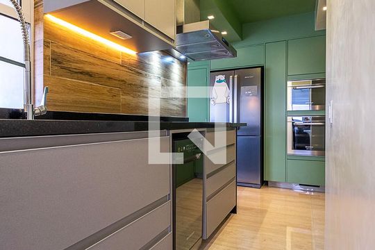 Cozinha de apartamento para alugar com 2 quartos, 110m² em Pinheiros, São Paulo