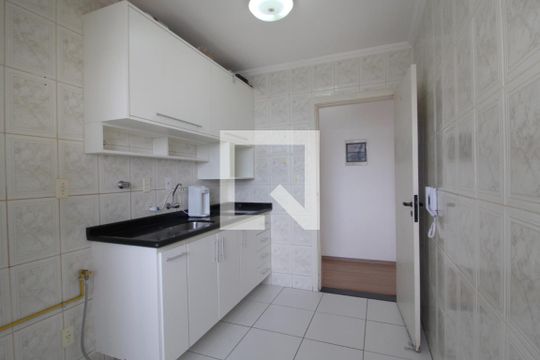 Cozinha de apartamento para alugar com 2 quartos, 71m² em Jardim Europa, Sorocaba