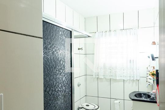 Banheiro Social de casa à venda com 2 quartos, 150m² em Vila do Encontro, São Paulo