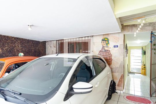 Garagem de casa à venda com 2 quartos, 150m² em Vila do Encontro, São Paulo