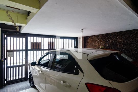 Garagem de casa à venda com 2 quartos, 150m² em Vila do Encontro, São Paulo