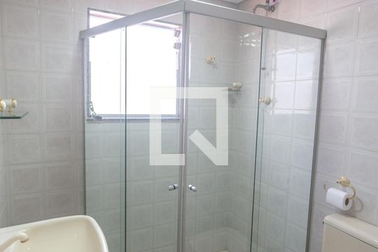 Banheiro social de casa à venda com 2 quartos, 185m² em Rudge Ramos, São Bernardo do Campo