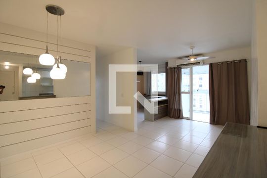Apartamento à venda com 2 quartos, 75m² em Camorim, Rio de Janeiro