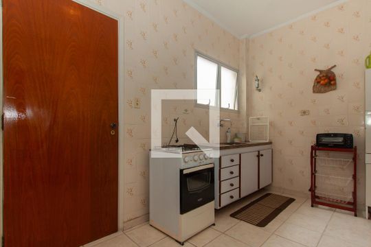 Cozinha de apartamento para alugar com 3 quartos, 91m² em Barra Funda, Guarujá