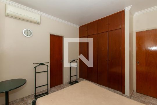 Suíte de apartamento para alugar com 3 quartos, 91m² em Barra Funda, Guarujá