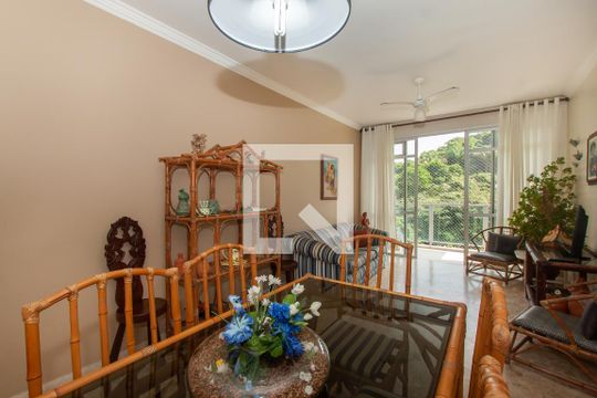 Sala de apartamento para alugar com 3 quartos, 91m² em Barra Funda, Guarujá