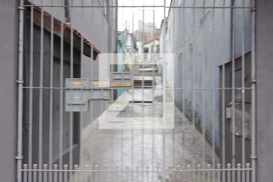 Fachada de apartamento para alugar com 2 quartos, 40m² em Vila Paranagua, São Paulo