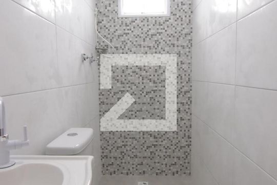 Banheiro de apartamento para alugar com 2 quartos, 40m² em Vila Paranagua, São Paulo