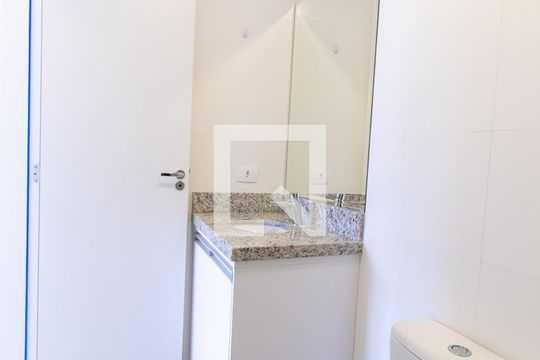 Banheiro Social de apartamento para alugar com 2 quartos, 50m² em Campo Comprido, Curitiba