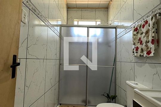 Banheiro de casa à venda com 2 quartos, 140m² em Rondônia, Novo Hamburgo