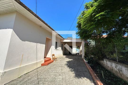 Garagem de casa à venda com 2 quartos, 140m² em Rondônia, Novo Hamburgo