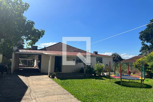 Quintal de casa à venda com 2 quartos, 140m² em Rondônia, Novo Hamburgo