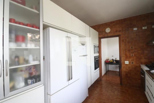 Cozinha  de casa à venda com 4 quartos, 460m² em Jardim Franca, São Paulo
