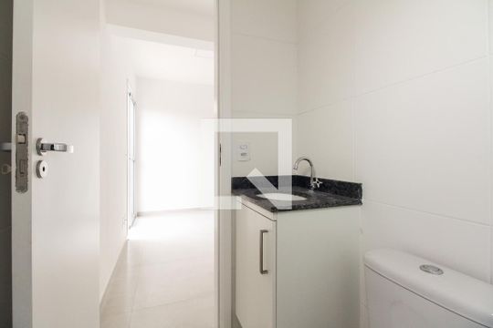 Banheiro  de apartamento para alugar com 1 quarto, 40m² em São Lucas, São Paulo