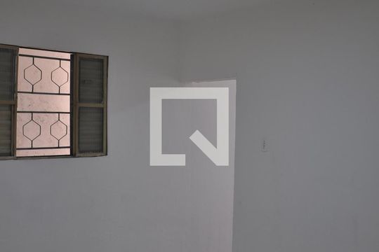 Quarto de casa para alugar com 1 quarto, 35m² em Vila Ramos, São Paulo
