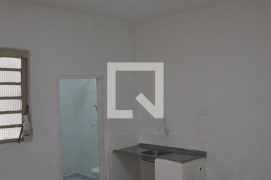 Sala/Cozinha de casa para alugar com 1 quarto, 35m² em Vila Ramos, São Paulo