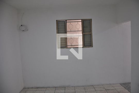 Quarto de casa para alugar com 1 quarto, 35m² em Vila Ramos, São Paulo