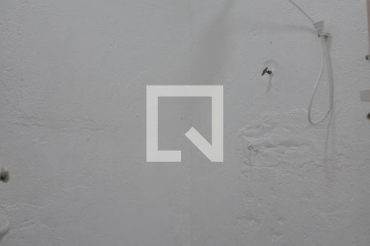 Banheiro de casa para alugar com 1 quarto, 35m² em Vila Ramos, São Paulo