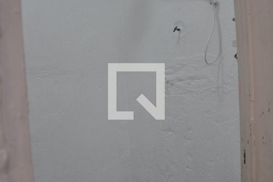 Banheiro de casa para alugar com 1 quarto, 35m² em Vila Ramos, São Paulo