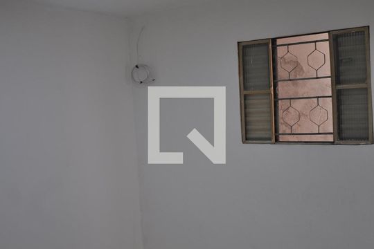 Quarto de casa para alugar com 1 quarto, 35m² em Vila Ramos, São Paulo