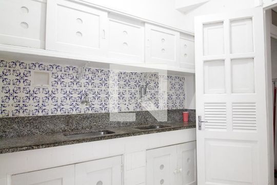 Cozinha de apartamento para alugar com 3 quartos, 104m² em Flamengo, Rio de Janeiro
