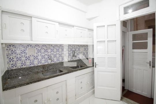 Cozinha de apartamento para alugar com 3 quartos, 104m² em Flamengo, Rio de Janeiro
