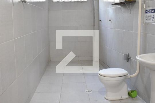 Banheiro de casa à venda com 2 quartos, 100m² em Campo Grande, Rio de Janeiro