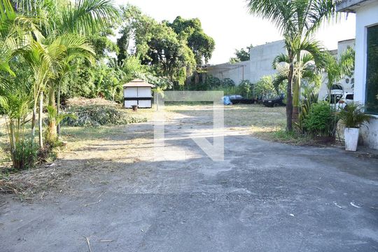 Quintal de casa à venda com 2 quartos, 100m² em Campo Grande, Rio de Janeiro