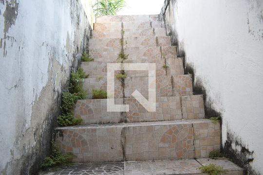 Escada de casa à venda com 2 quartos, 100m² em Campo Grande, Rio de Janeiro