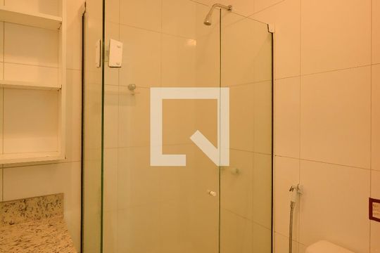 Banheiro  de apartamento para alugar com 2 quartos, 80m² em Botafogo, Rio de Janeiro