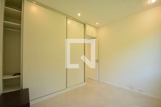 Quarto de apartamento para alugar com 2 quartos, 80m² em Botafogo, Rio de Janeiro