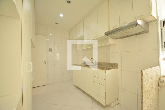 Cozinha de apartamento para alugar com 2 quartos, 80m² em Botafogo, Rio de Janeiro