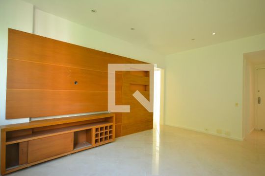 Sala de apartamento para alugar com 2 quartos, 80m² em Botafogo, Rio de Janeiro