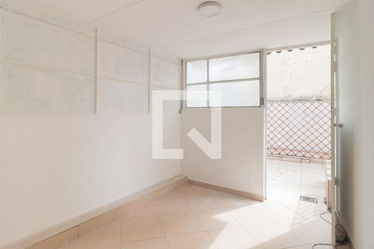 Cozinha de casa para alugar com 2 quartos, 180m² em Vila Regente Feijó, São Paulo