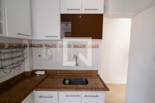 Cozinha de apartamento para alugar com 2 quartos, 42m² em Vila Isabel, Rio de Janeiro
